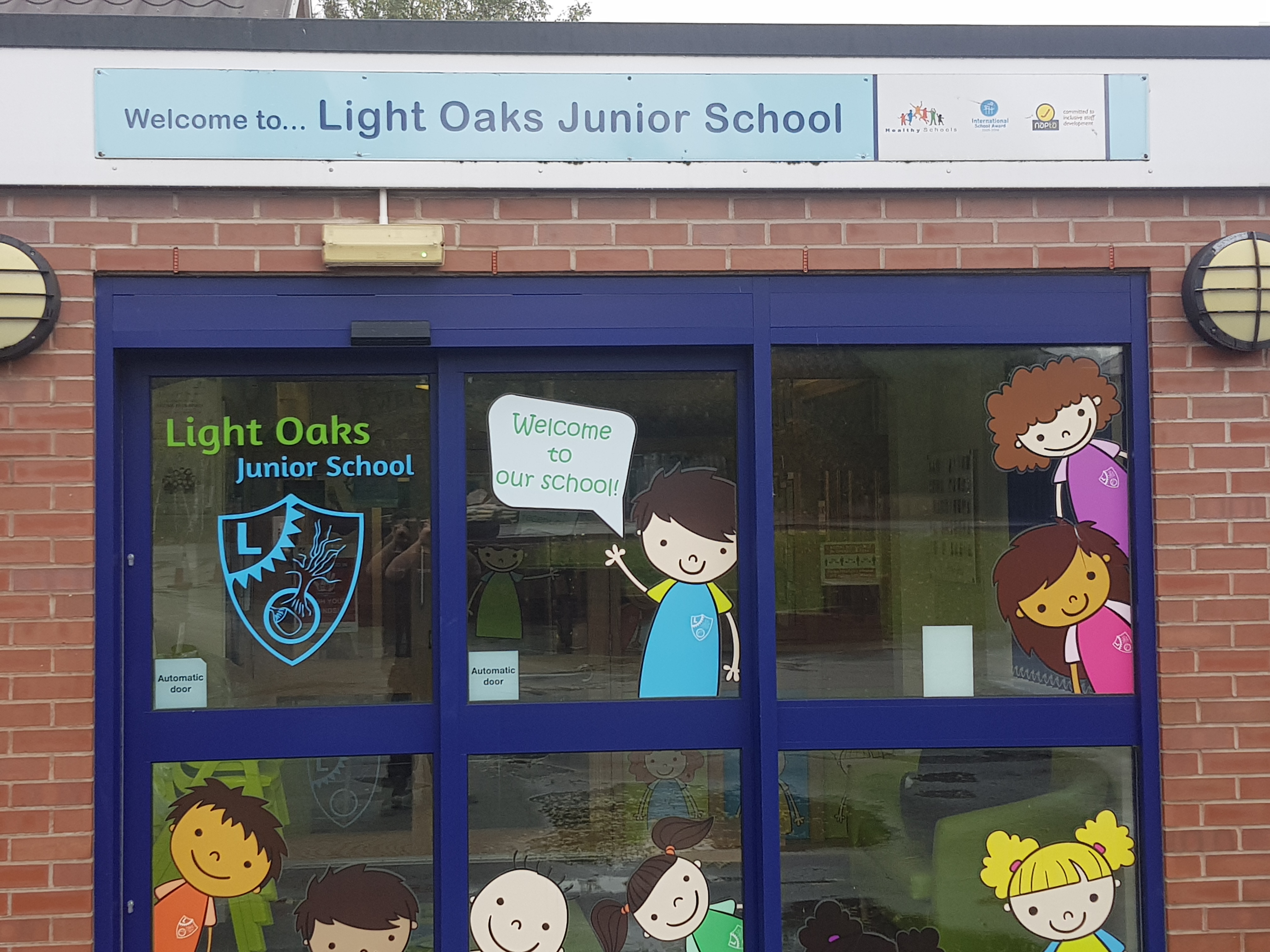 Light Oaks Junior School (Salford)