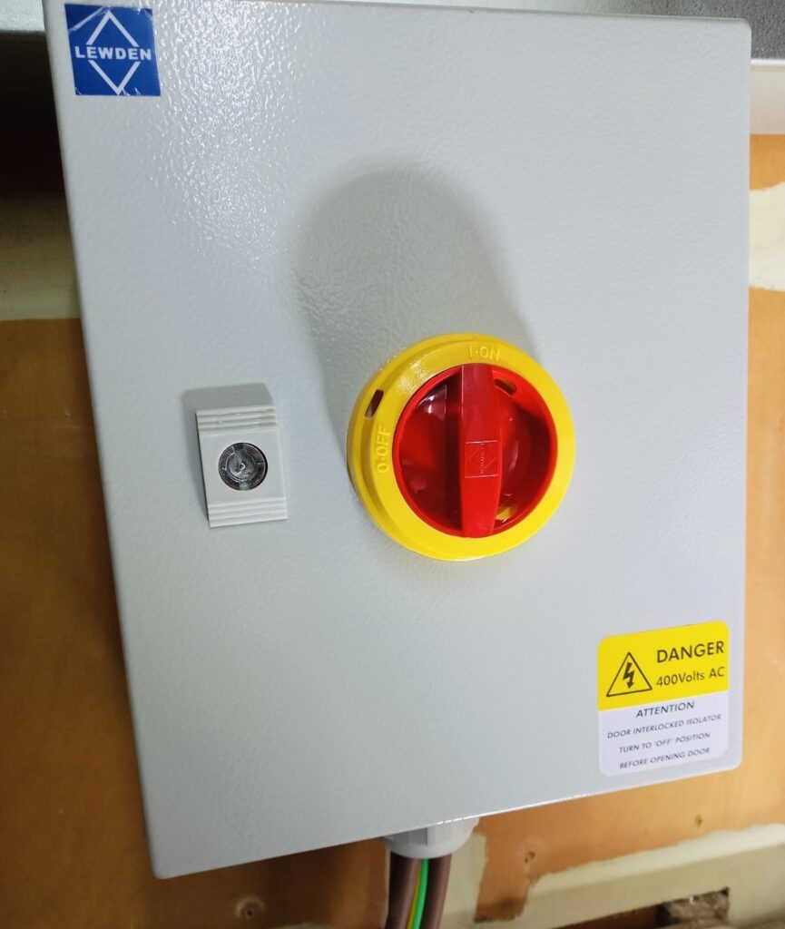 Commercial electrical wiring of Lewden 3-phase isolator, testing and EICR for restaurant and bar; retail, hospitality and leisure premises